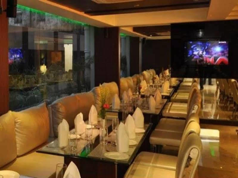 肯普顿酒店 加尔各答 外观 照片